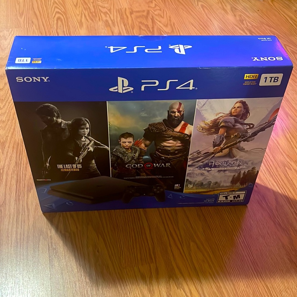 Play Station 4
